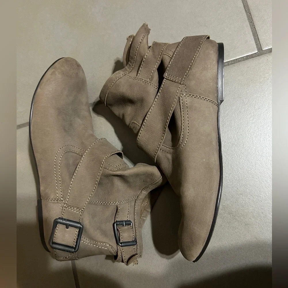 edc by Esprit Booties